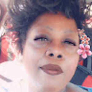 Meet your Posher, Lenora